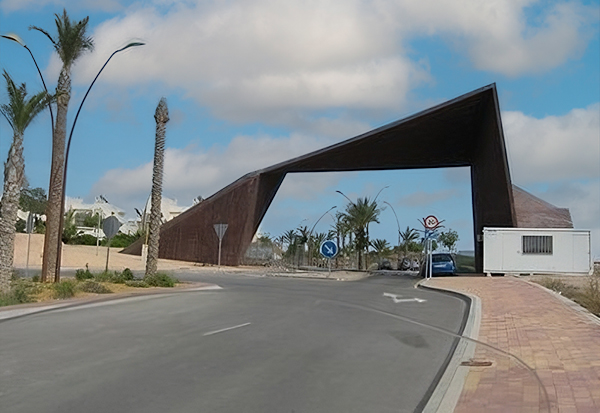 Foto de la entrada a la Urbanización la Quinta.